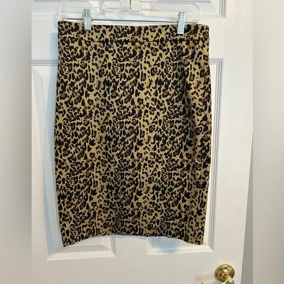 NWT J Crew Animal Print No 2 Pencil Skirt - Picture 2 of 8